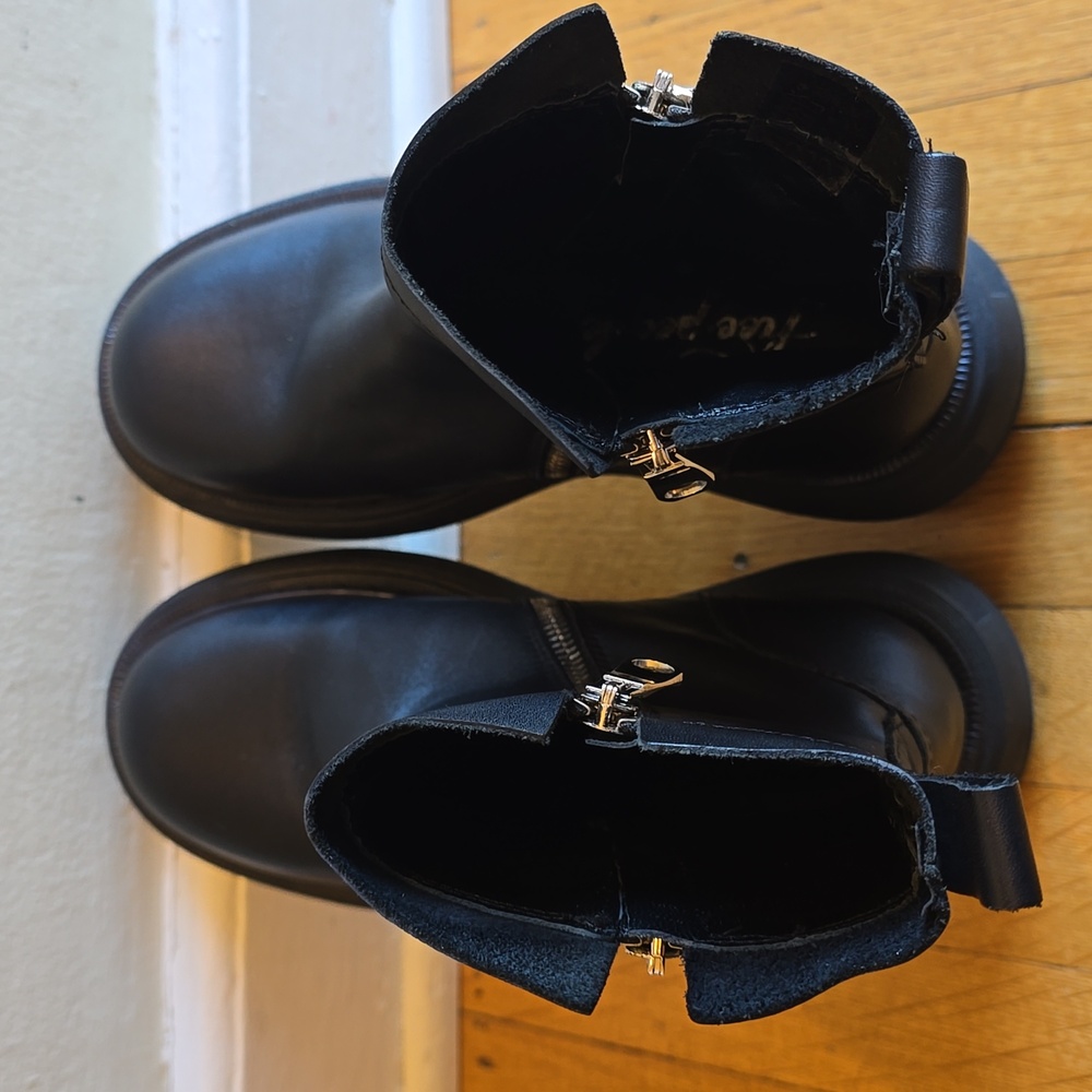 NWOT Free People Heavy Lug Sole Ankle Boots Black Women's 37 (US 7) - Picture 9 of 16